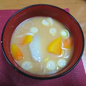 酒粕プラスでほっかほか♡南瓜と里芋のお味噌汁